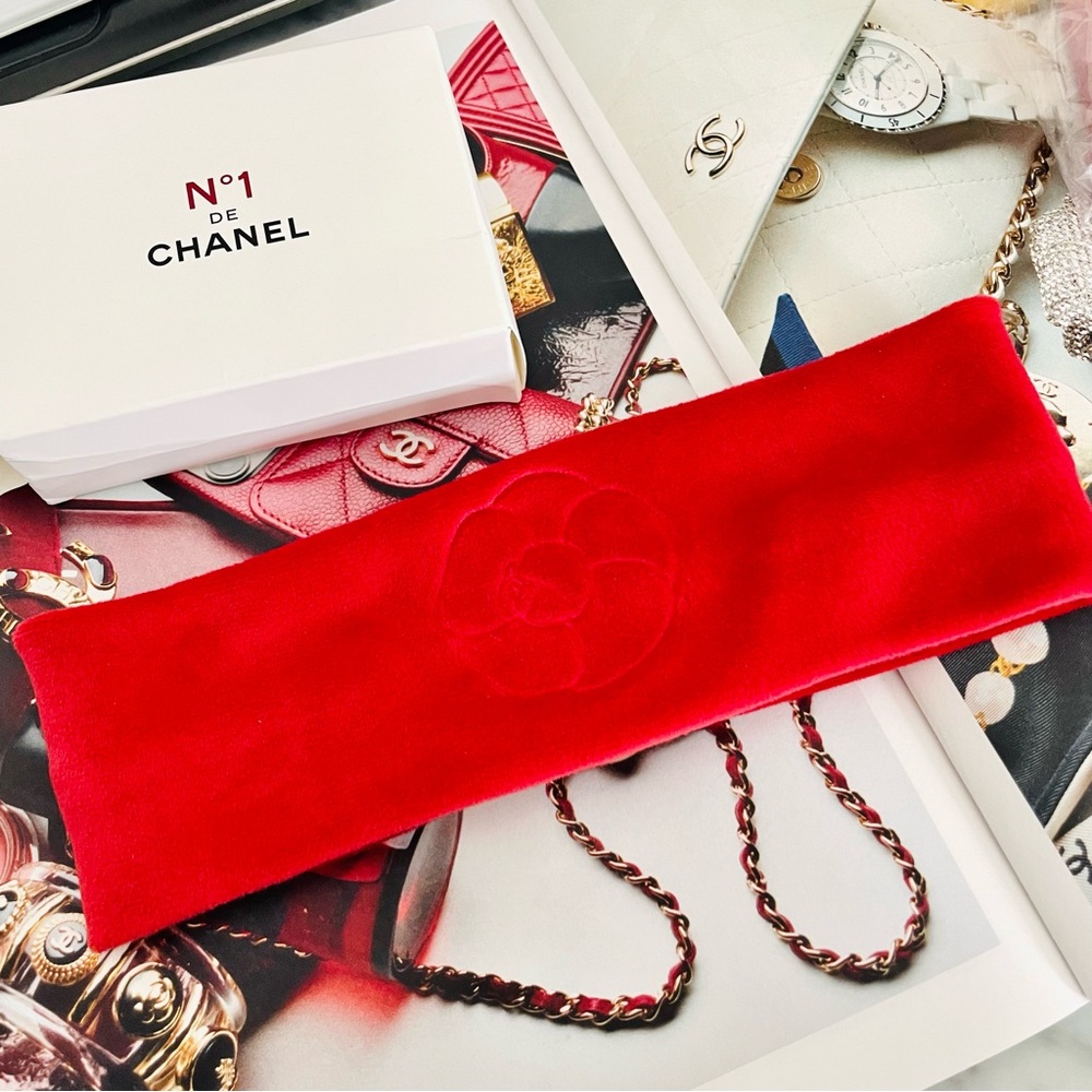 Chanel N1 Camellia Hairband - Picture 3 of 3